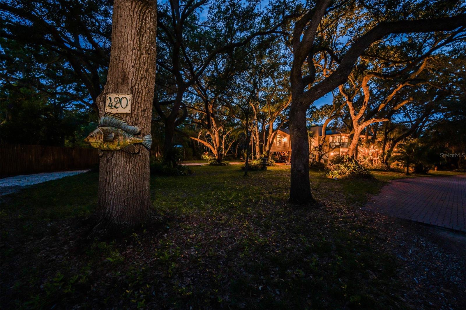 Listing photo id 0 for 420 Hanby Street