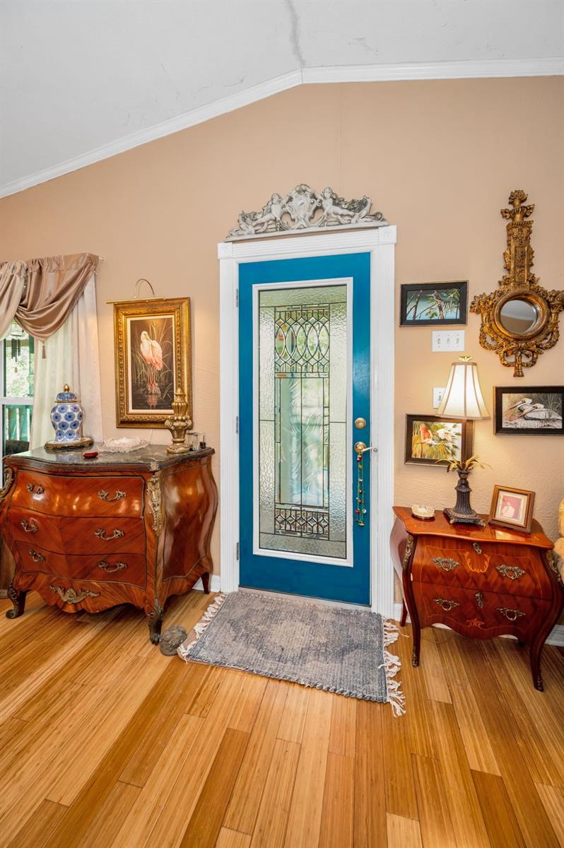 Listing photo id 25 for 420 Hanby Street