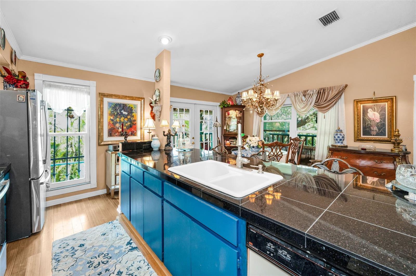 Listing photo id 30 for 420 Hanby Street