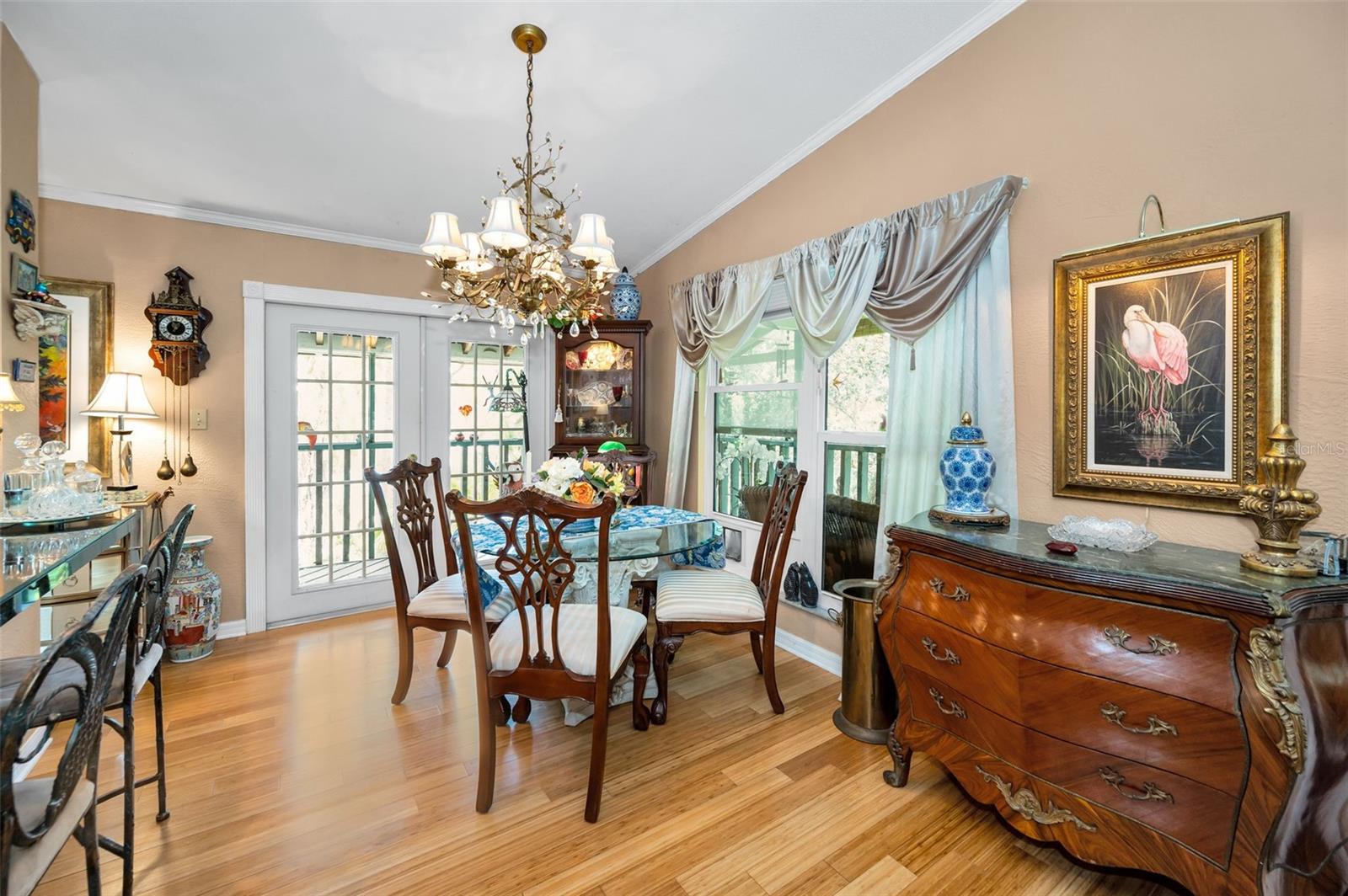 Listing photo id 32 for 420 Hanby Street