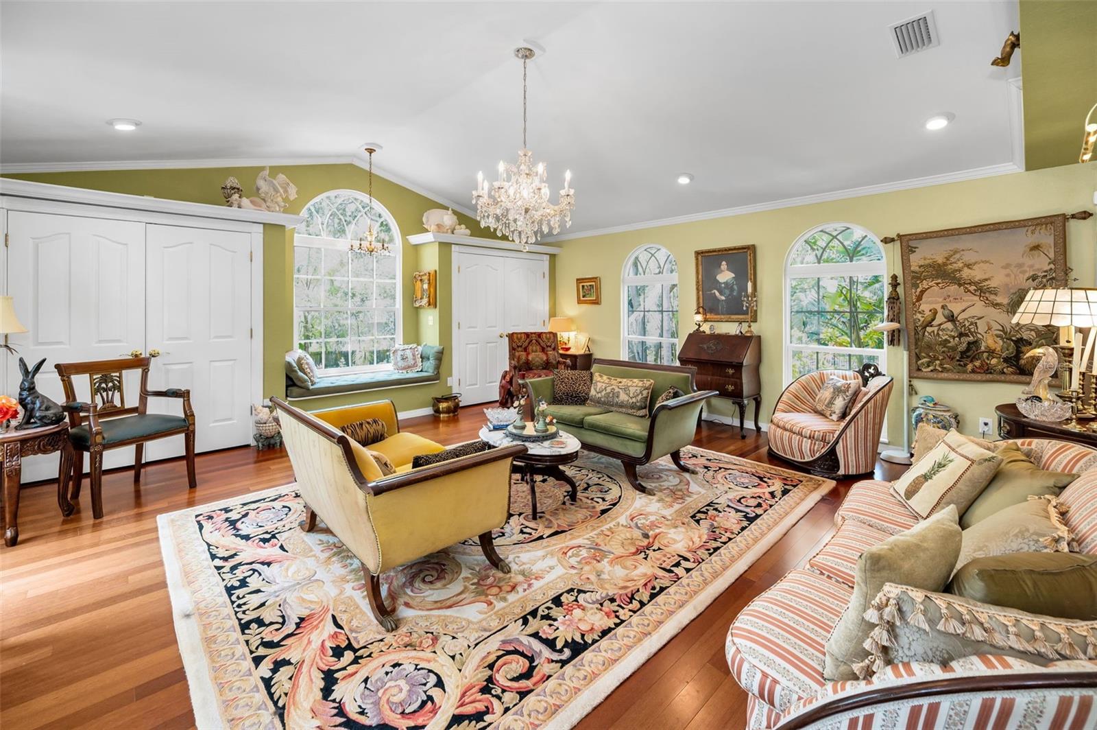 Listing photo id 33 for 420 Hanby Street