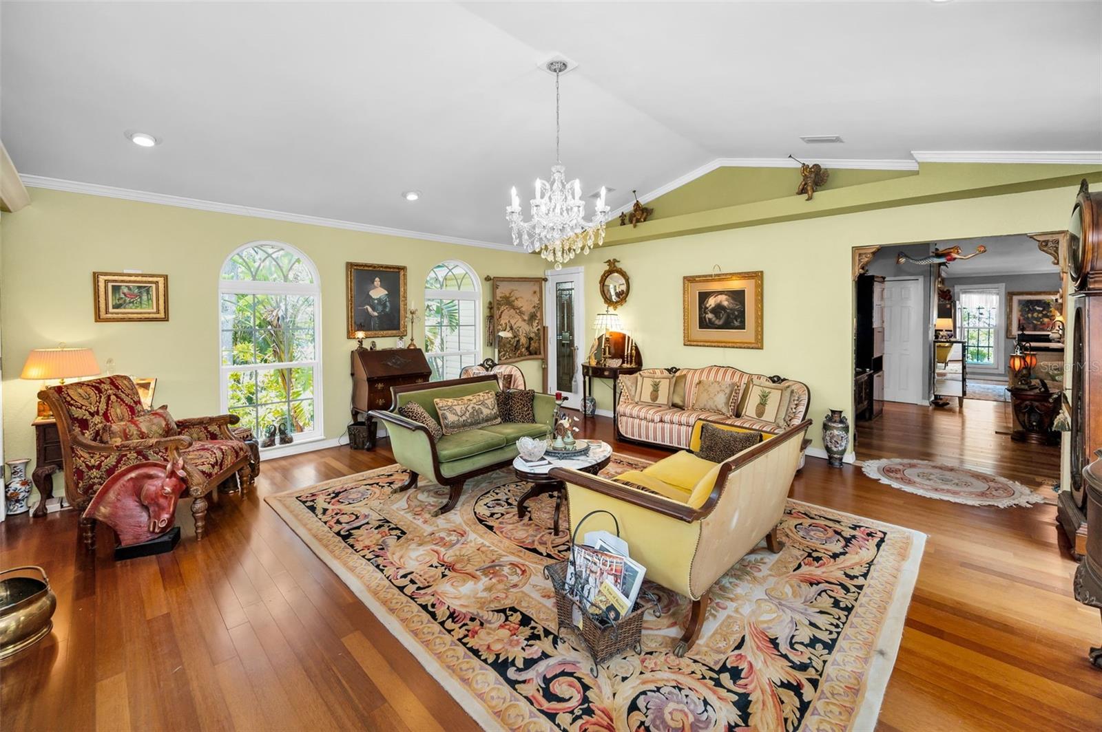 Listing photo id 35 for 420 Hanby Street