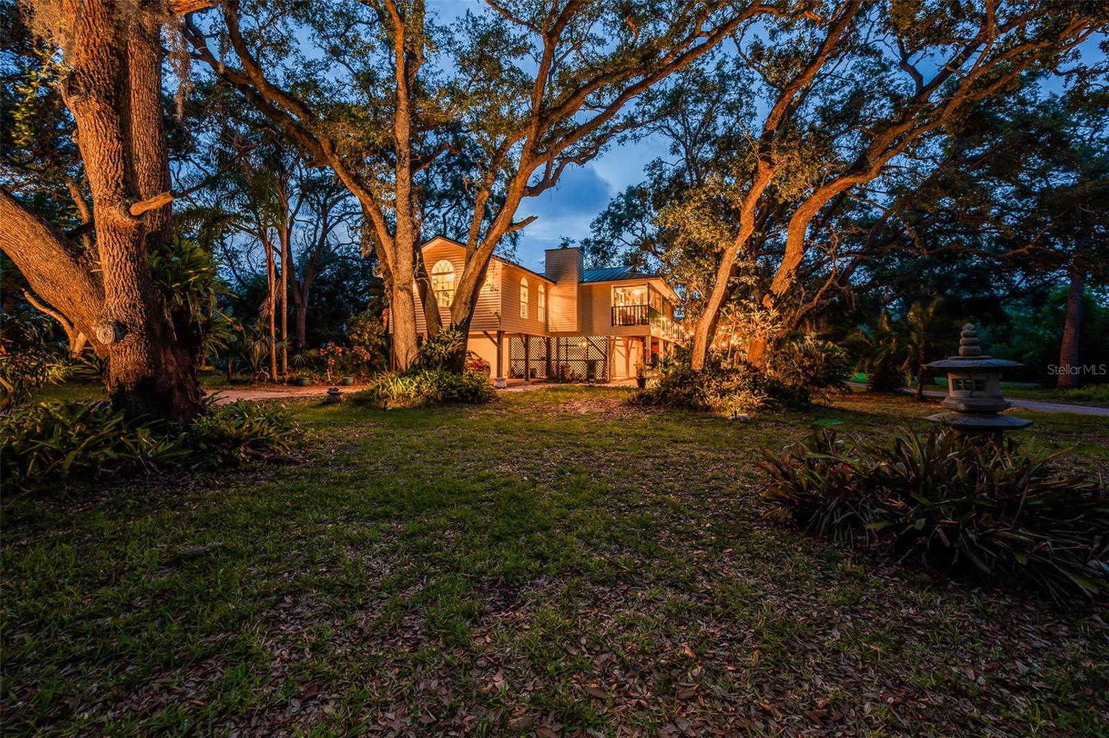 Listing photo id 2 for 420 Hanby Street