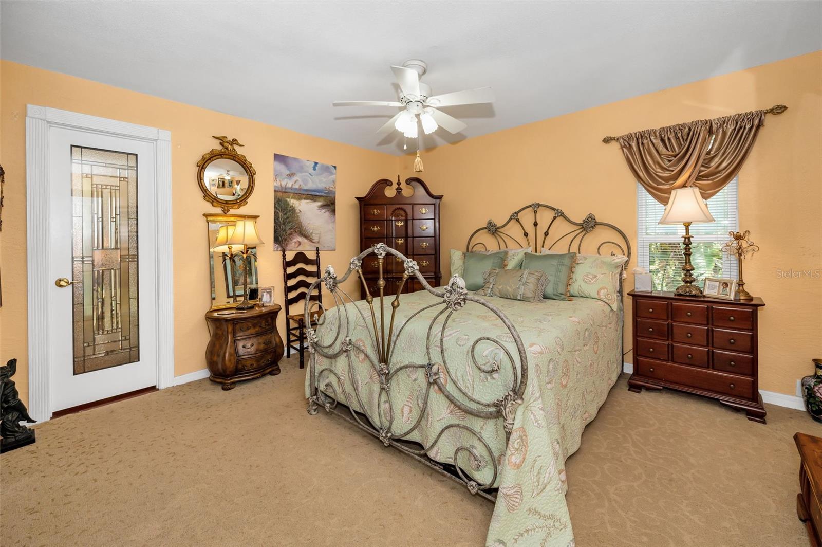 Listing photo id 41 for 420 Hanby Street