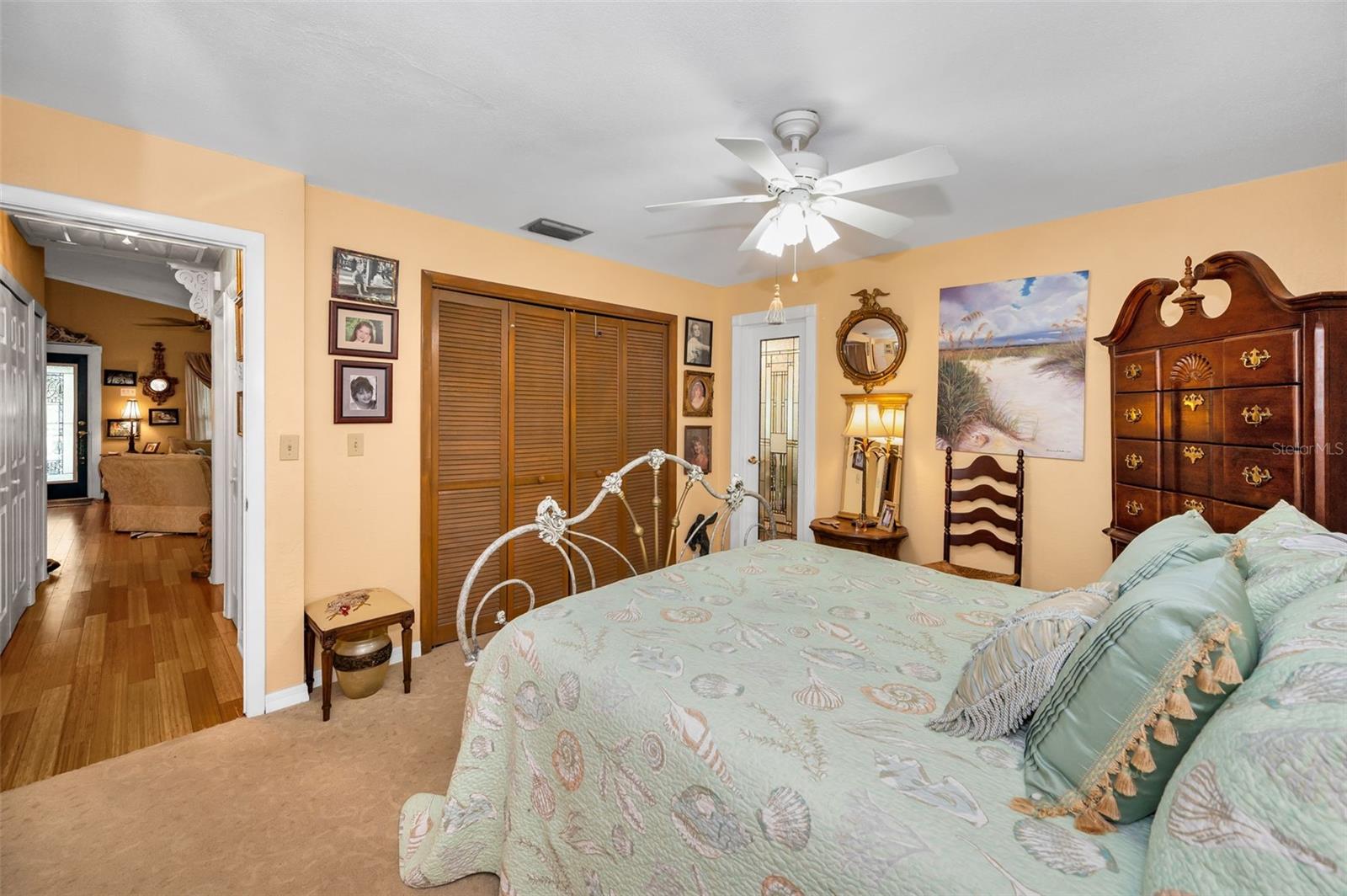Listing photo id 42 for 420 Hanby Street