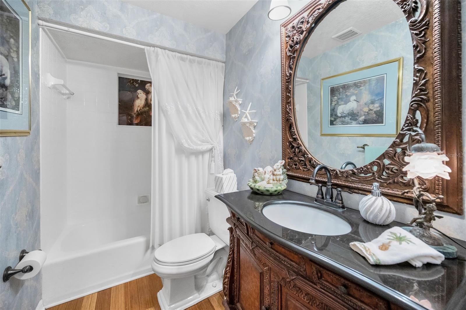 Listing photo id 43 for 420 Hanby Street