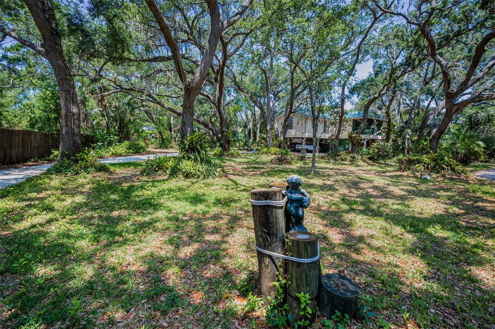 Listing photo id 3 for 420 Hanby Street