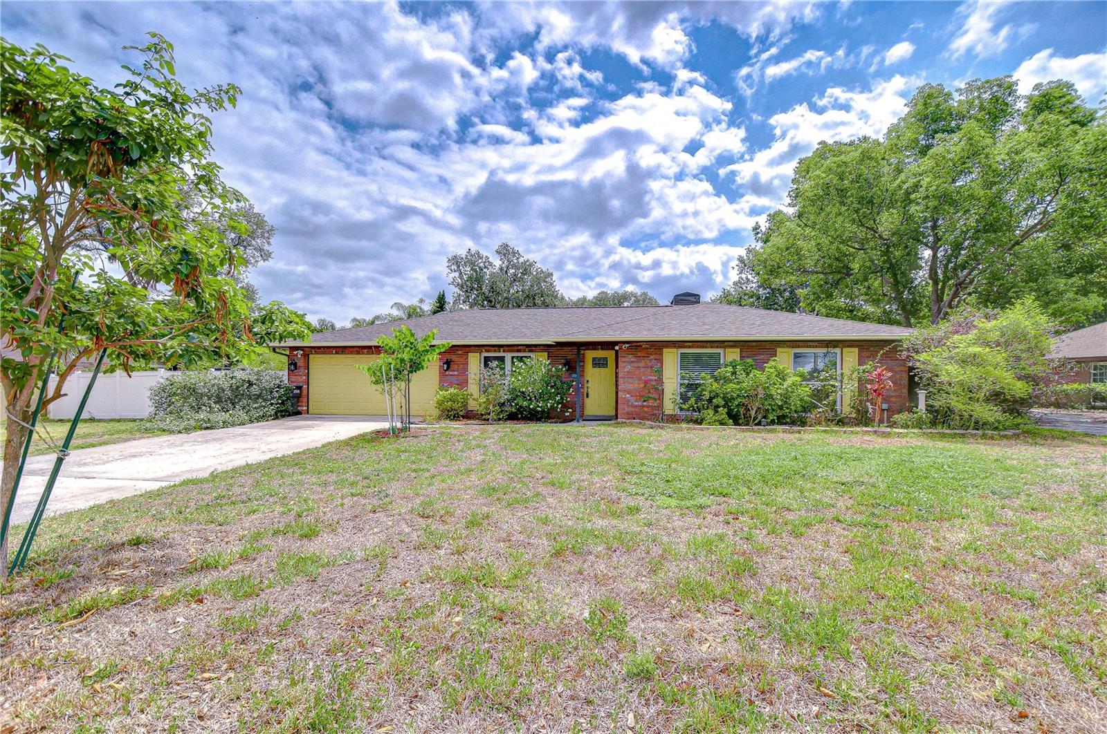 Details for 2524 Laurelwood Lane, VALRICO, FL 33596