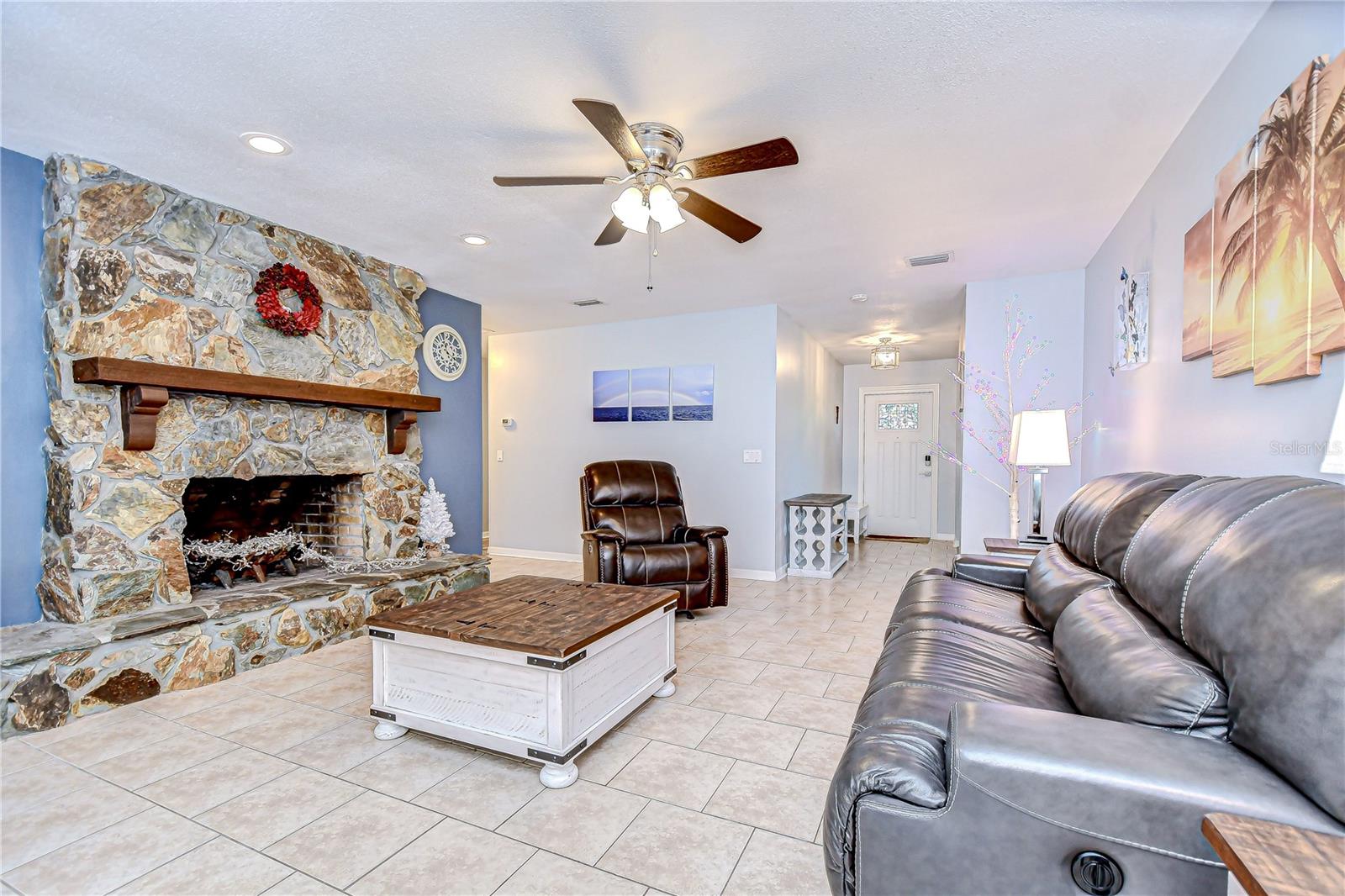 Image 15 of 34 For 2524 Laurelwood Lane