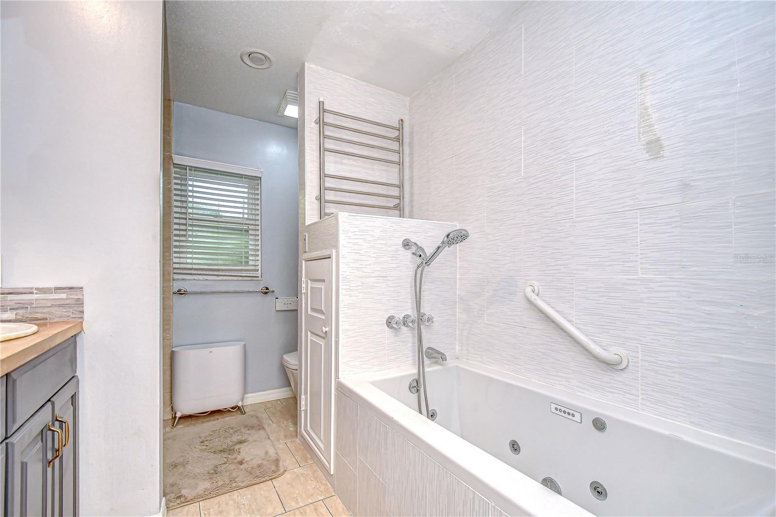 Image 19 of 34 For 2524 Laurelwood Lane