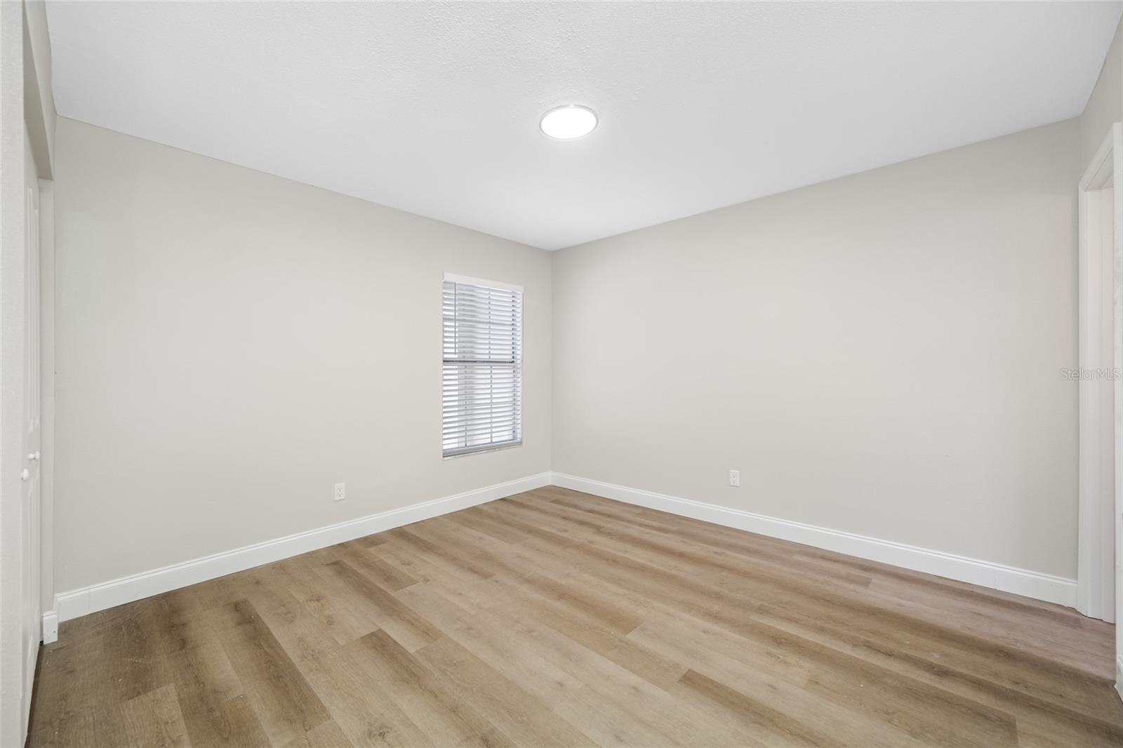 Image 10 of 15 For 155 Davis Boulevard 5