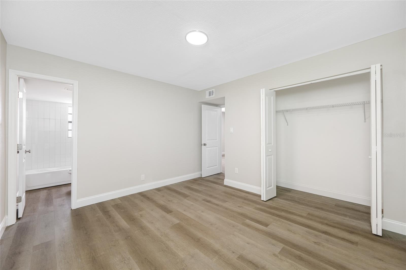 Image 12 of 15 For 155 Davis Boulevard 5