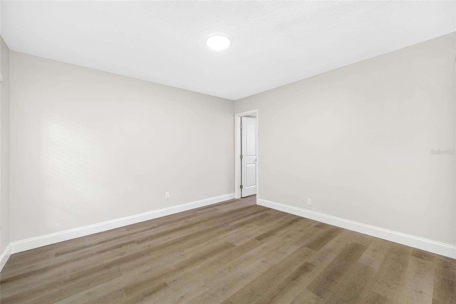 Image 13 of 15 For 155 Davis Boulevard 5