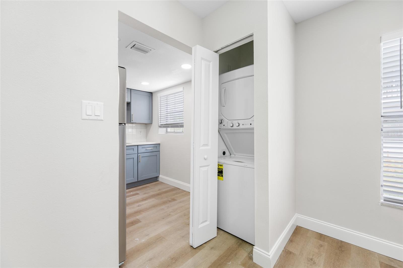 Image 5 of 15 For 155 Davis Boulevard 5