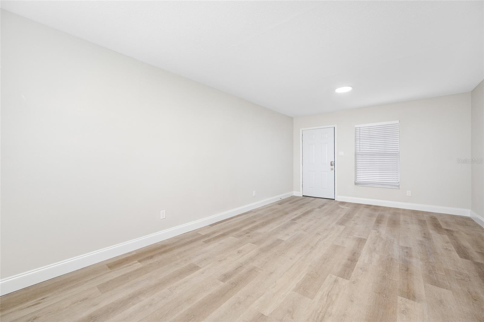 Image 8 of 15 For 155 Davis Boulevard 5