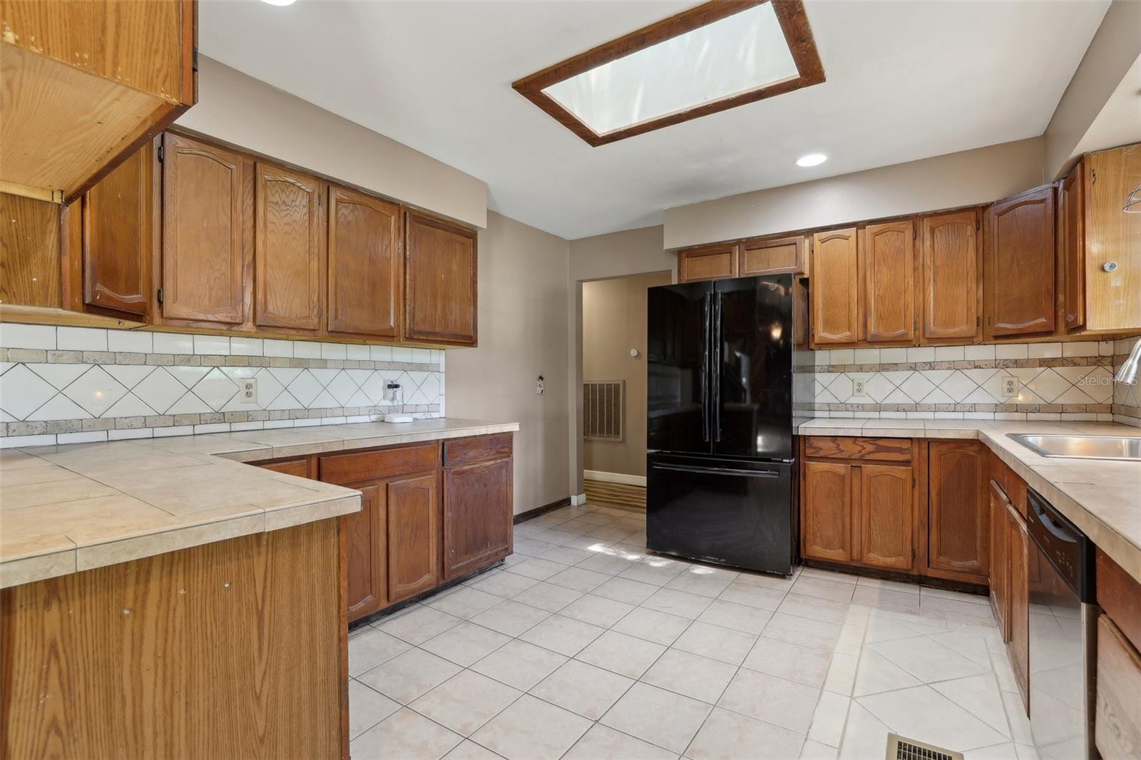 Image 11 of 40 For 3807 Timberlake Road N
