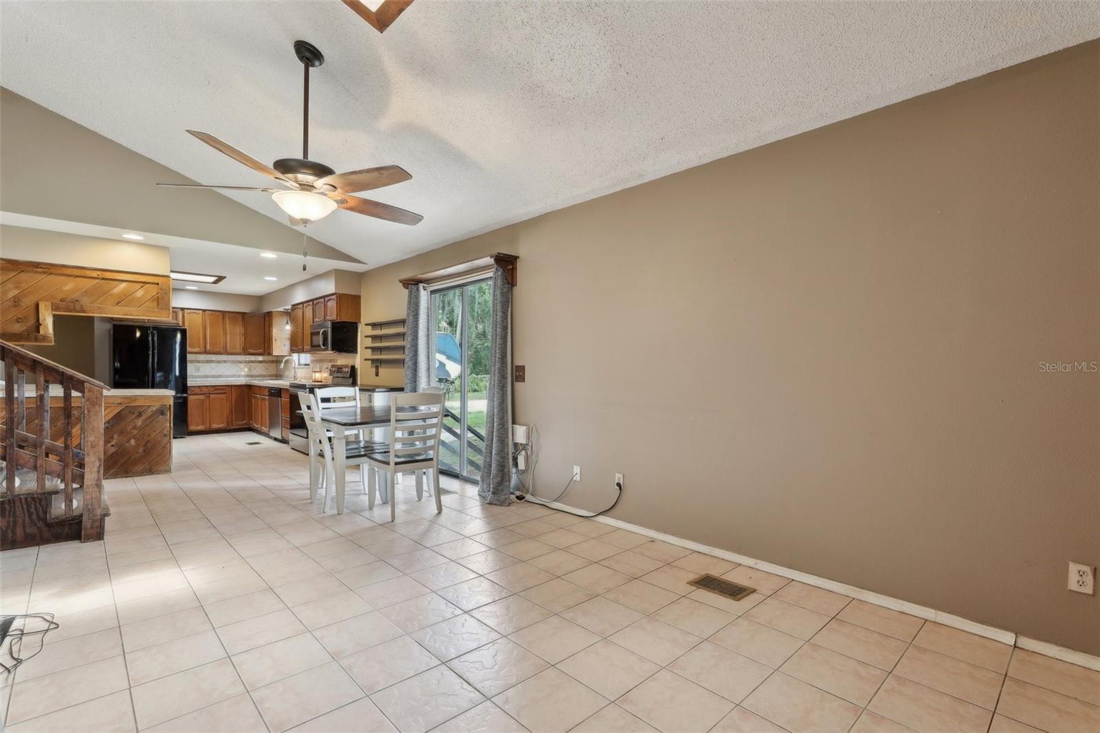 Image 7 of 40 For 3807 Timberlake Road N
