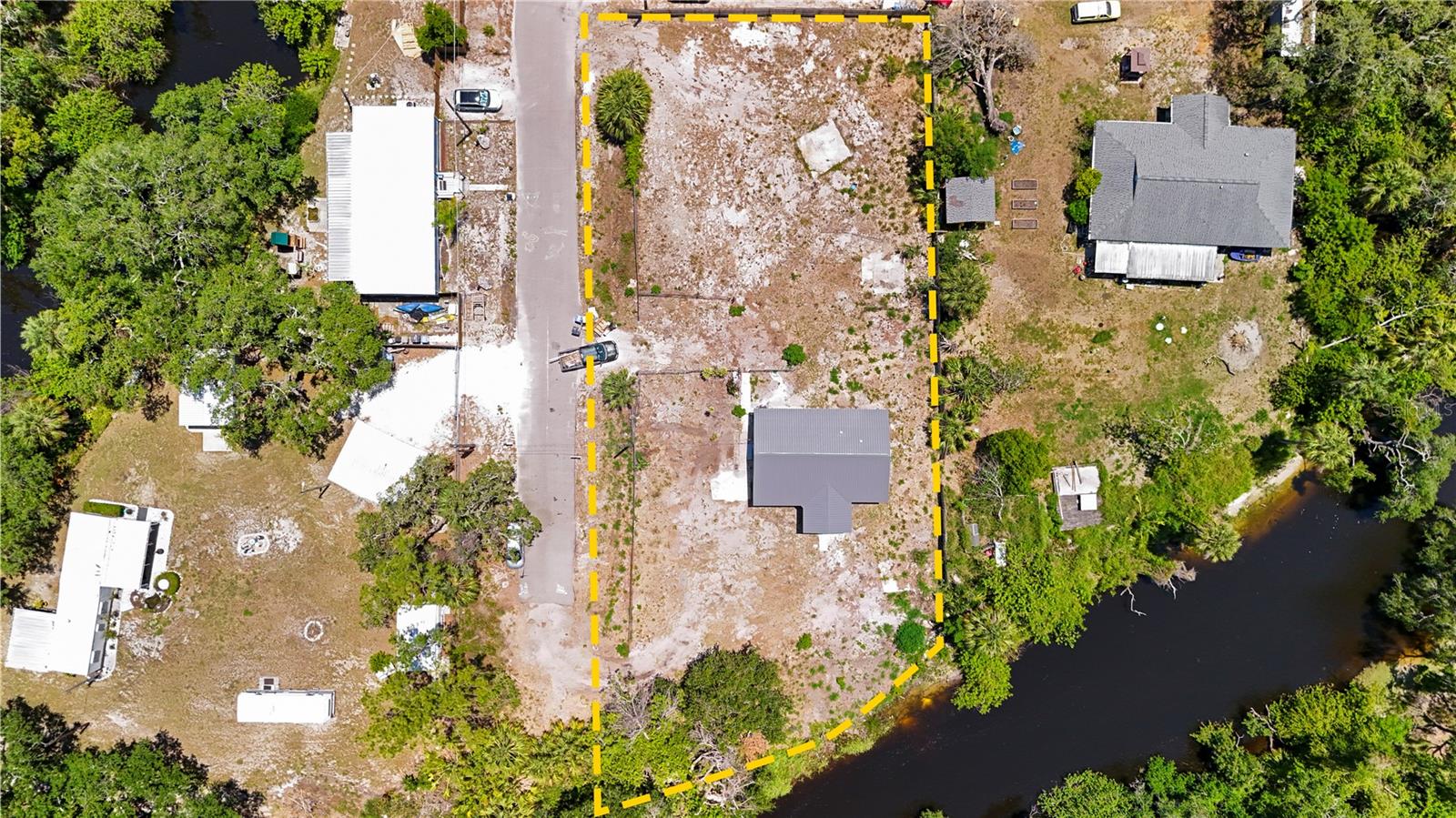 Image 4 of 34 For 11009 Spivey Road 1