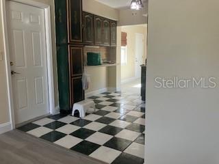 Listing photo id 4 for 7425 Maryland Avenue W