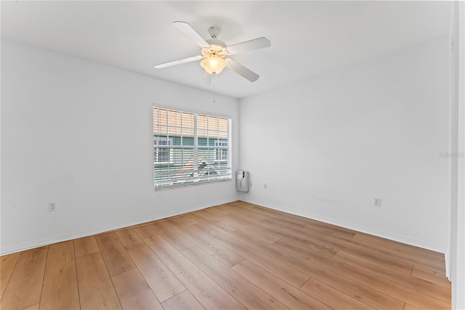 Image 13 of 35 For 10454 White Lake Court 10454