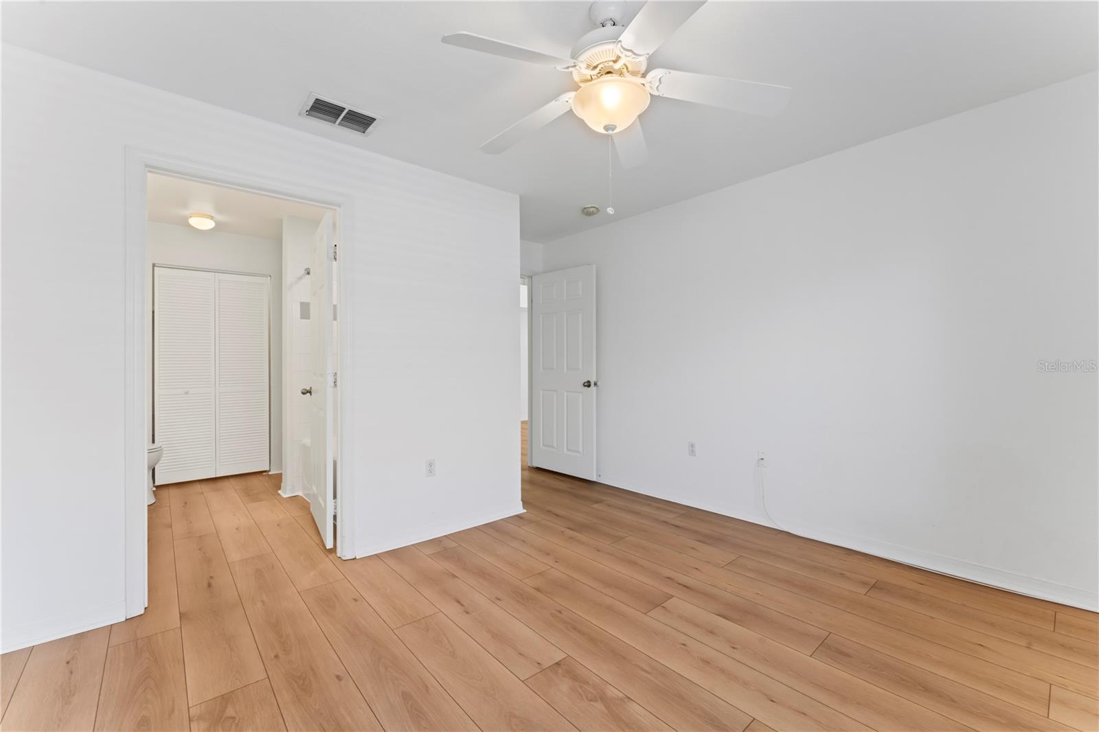 Image 15 of 35 For 10454 White Lake Court 10454