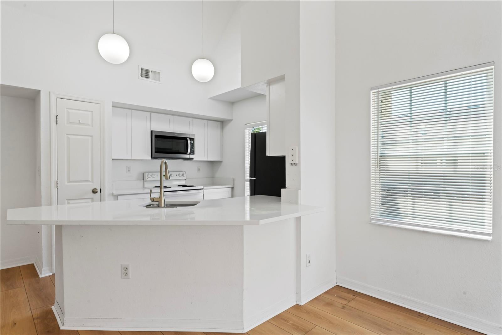 Image 7 of 35 For 10454 White Lake Court 10454