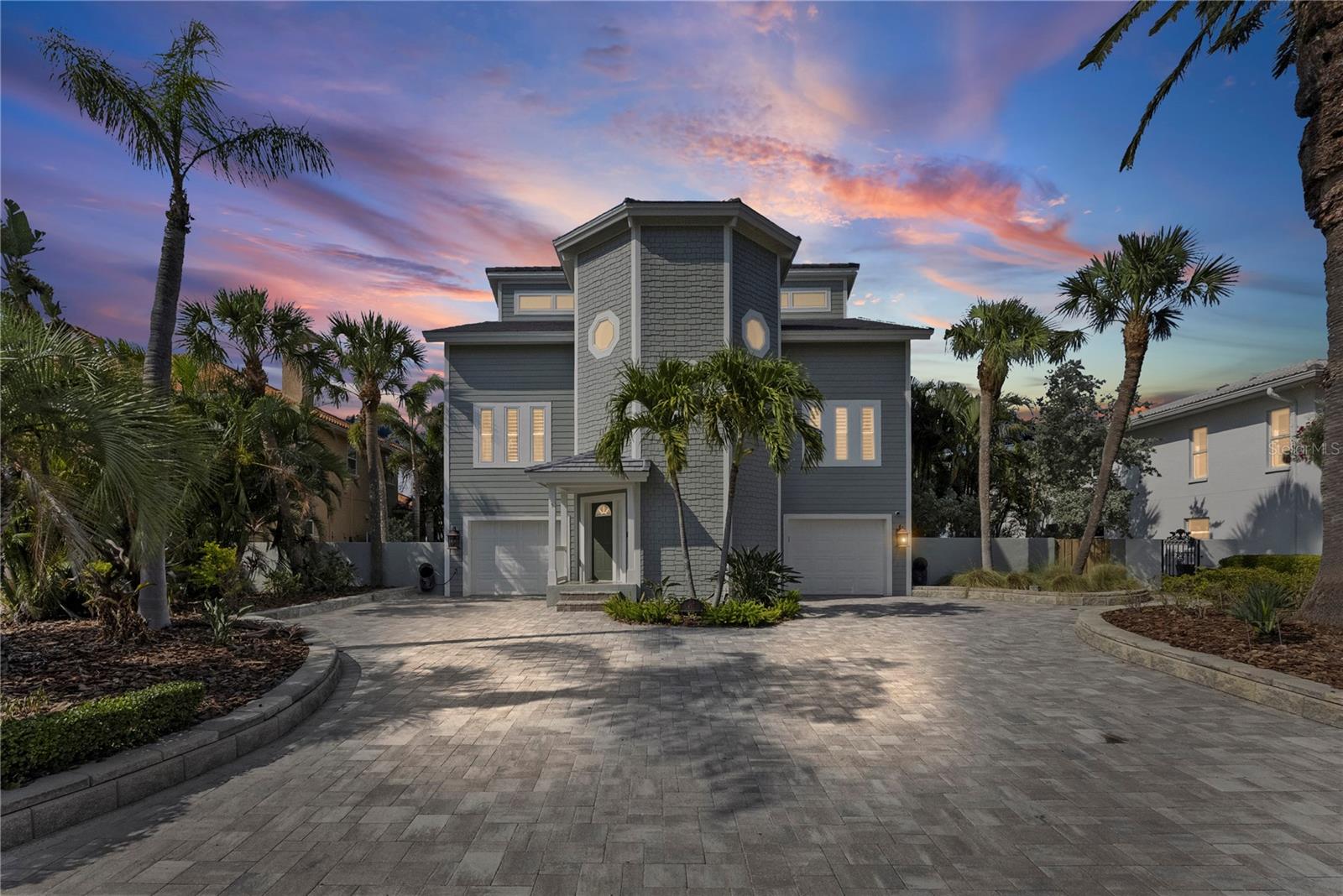 Image 2 of 50 For 297 1st Street W
