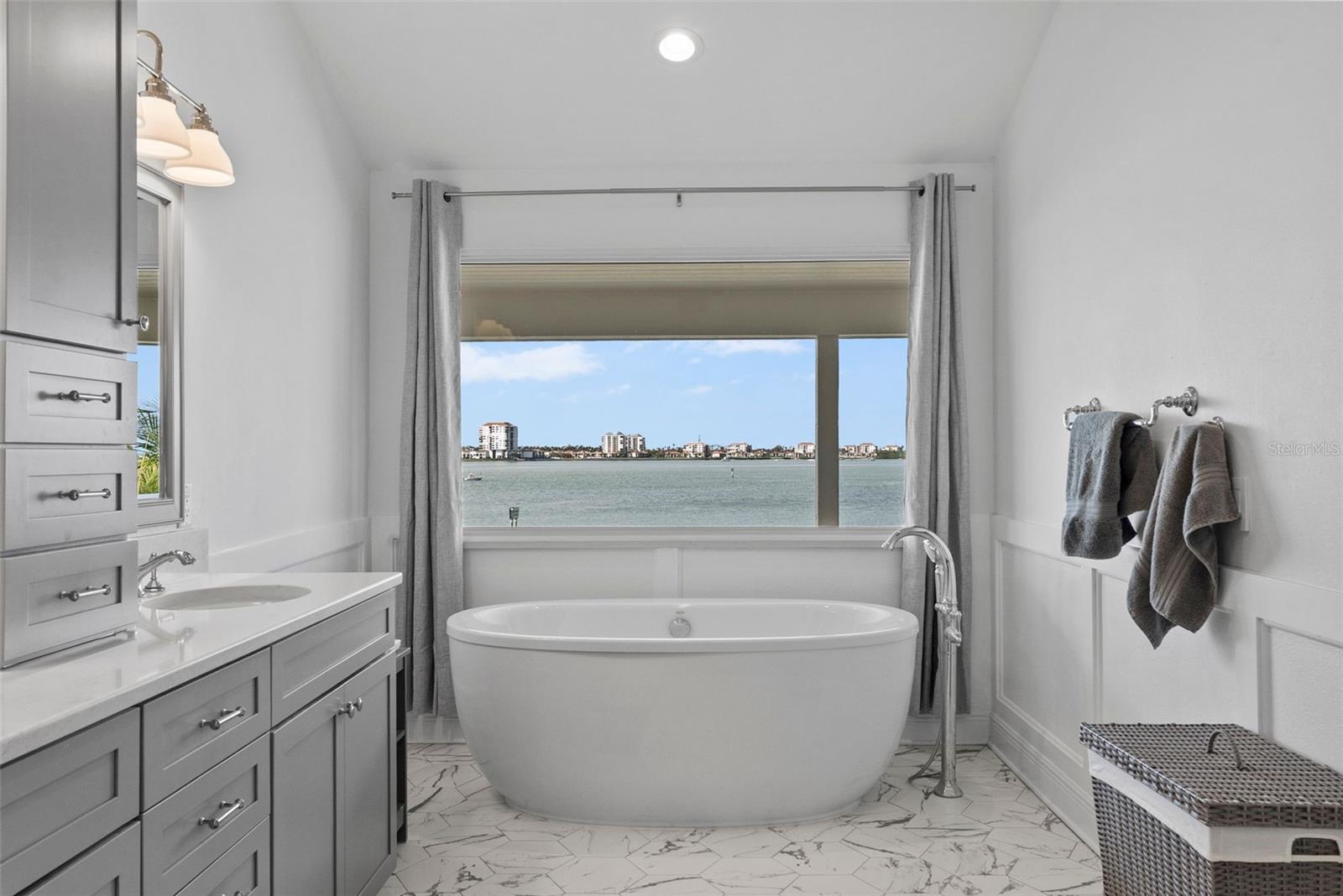 Image 23 of 50 For 297 1st Street W
