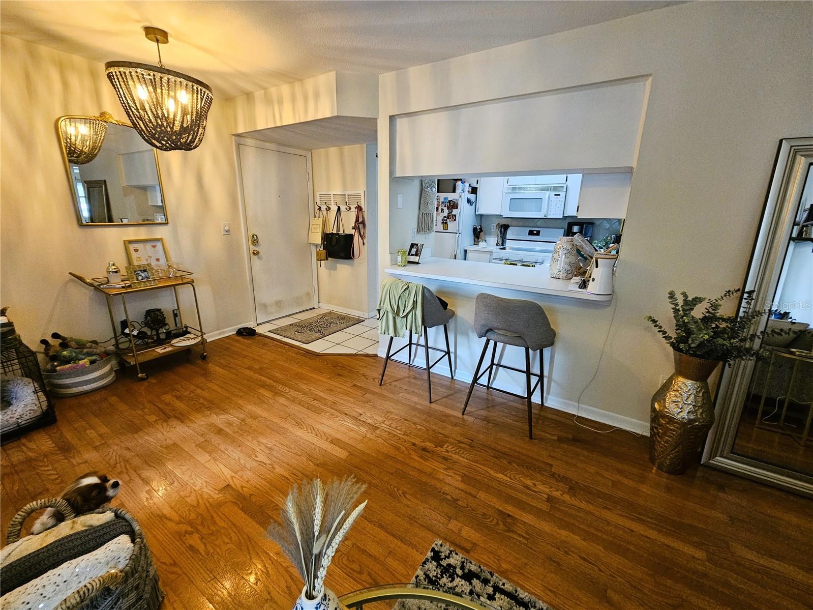 Image 6 of 21 For 606 Albany Avenue 10