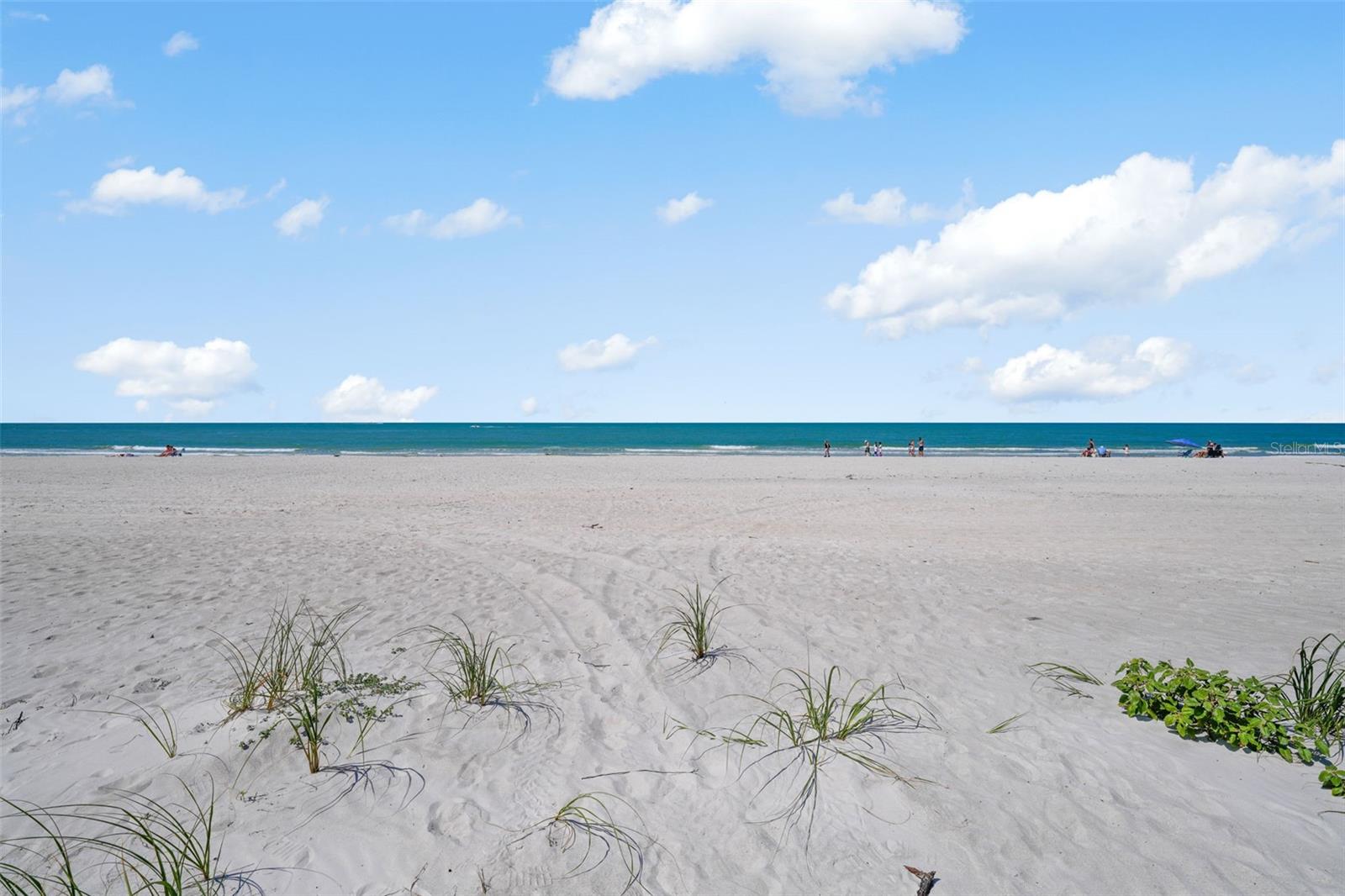 Listing photo id 3 for 13062 Gulf Boulevard