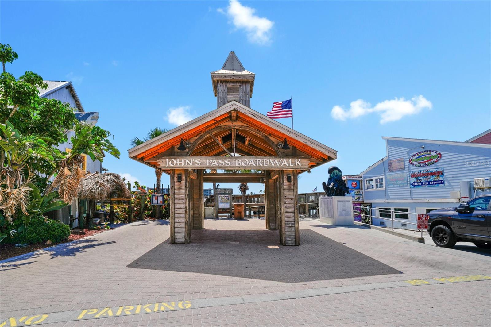 Listing photo id 52 for 13062 Gulf Boulevard