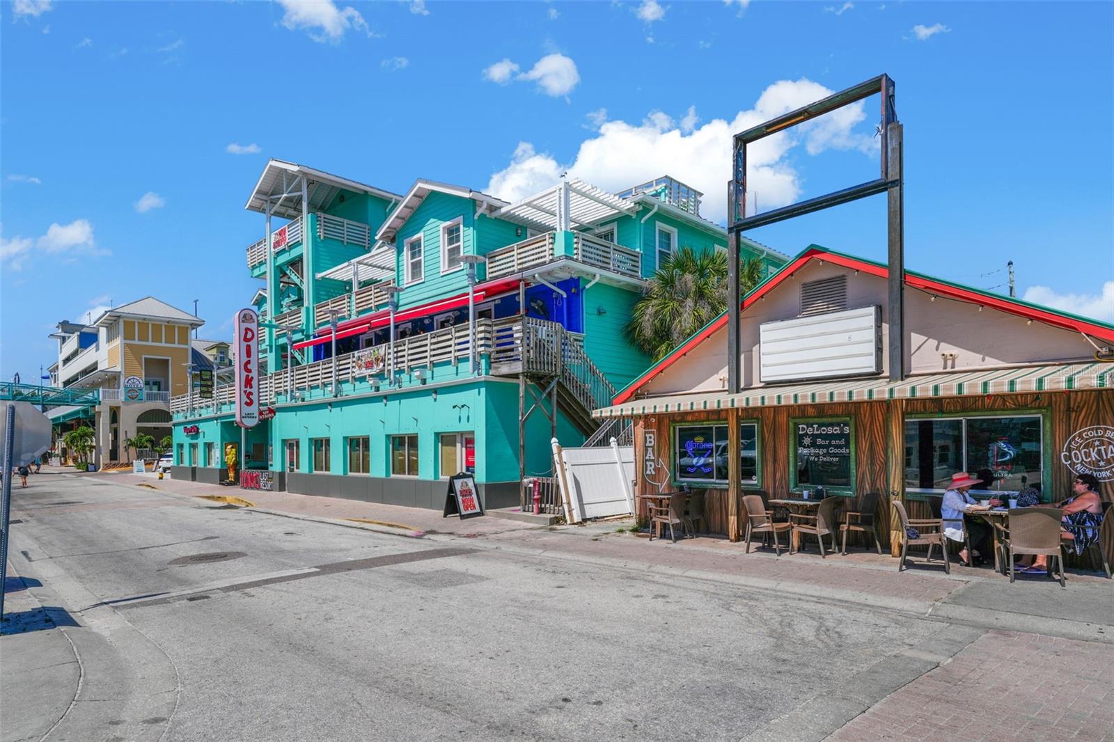 Listing photo id 53 for 13062 Gulf Boulevard
