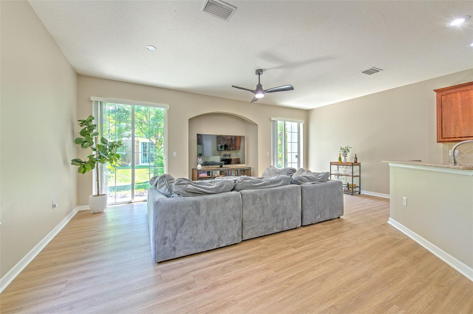 Image 5 of 23 For 6782 Breezy Palm Drive