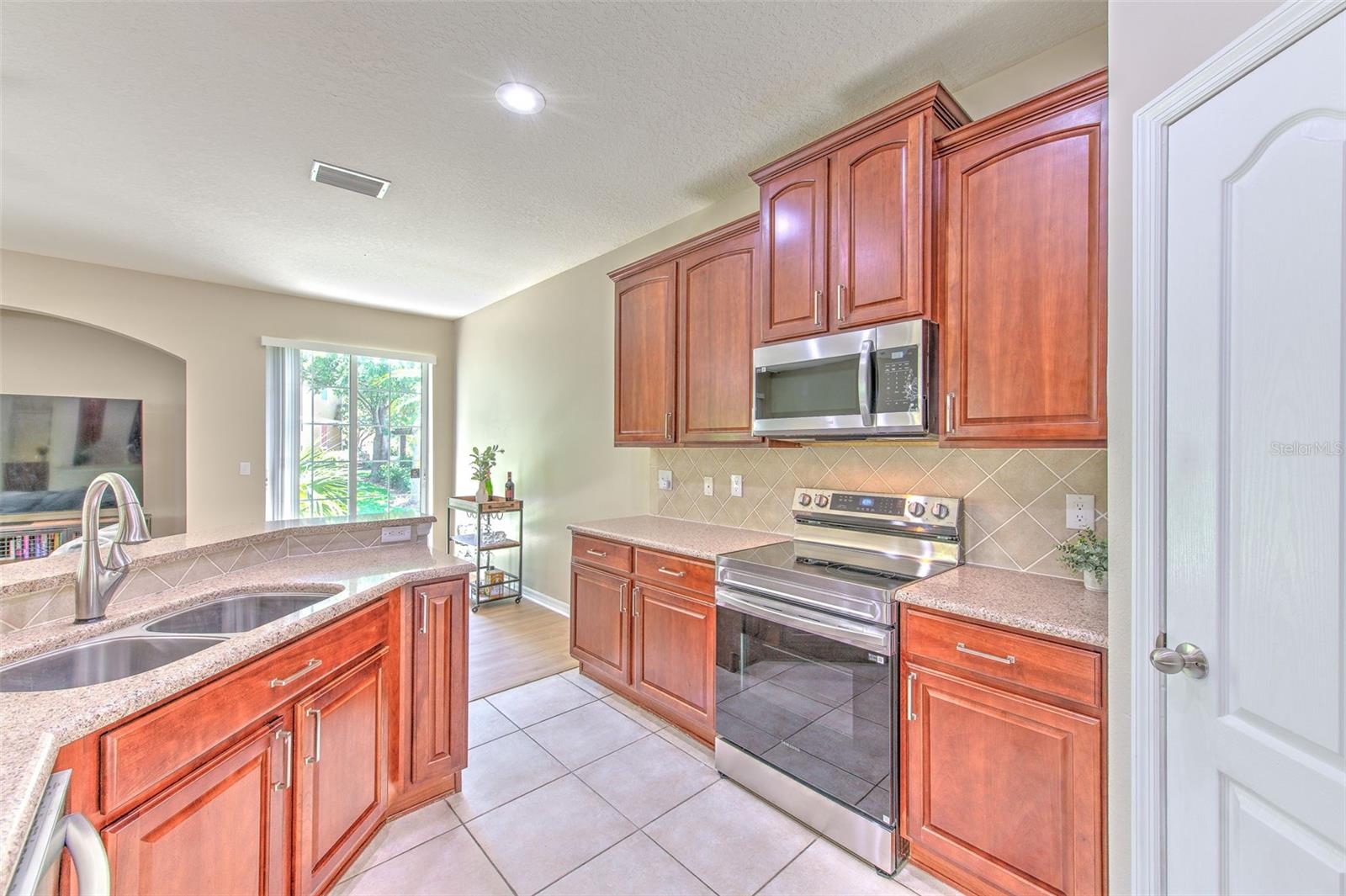 Image 9 of 23 For 6782 Breezy Palm Drive