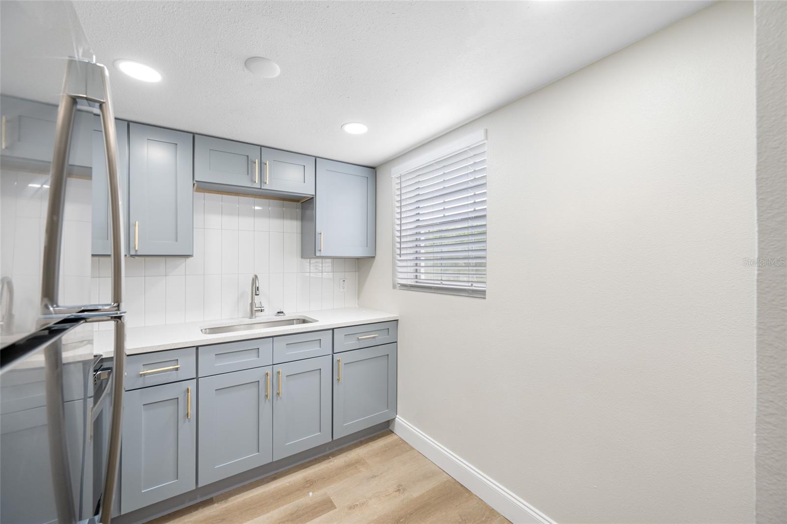 Image 3 of 16 For 211 Danube Avenue 4