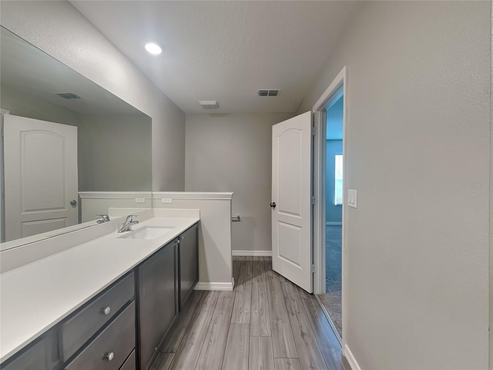 Image 7 of 15 For 1576 Wynford Circle