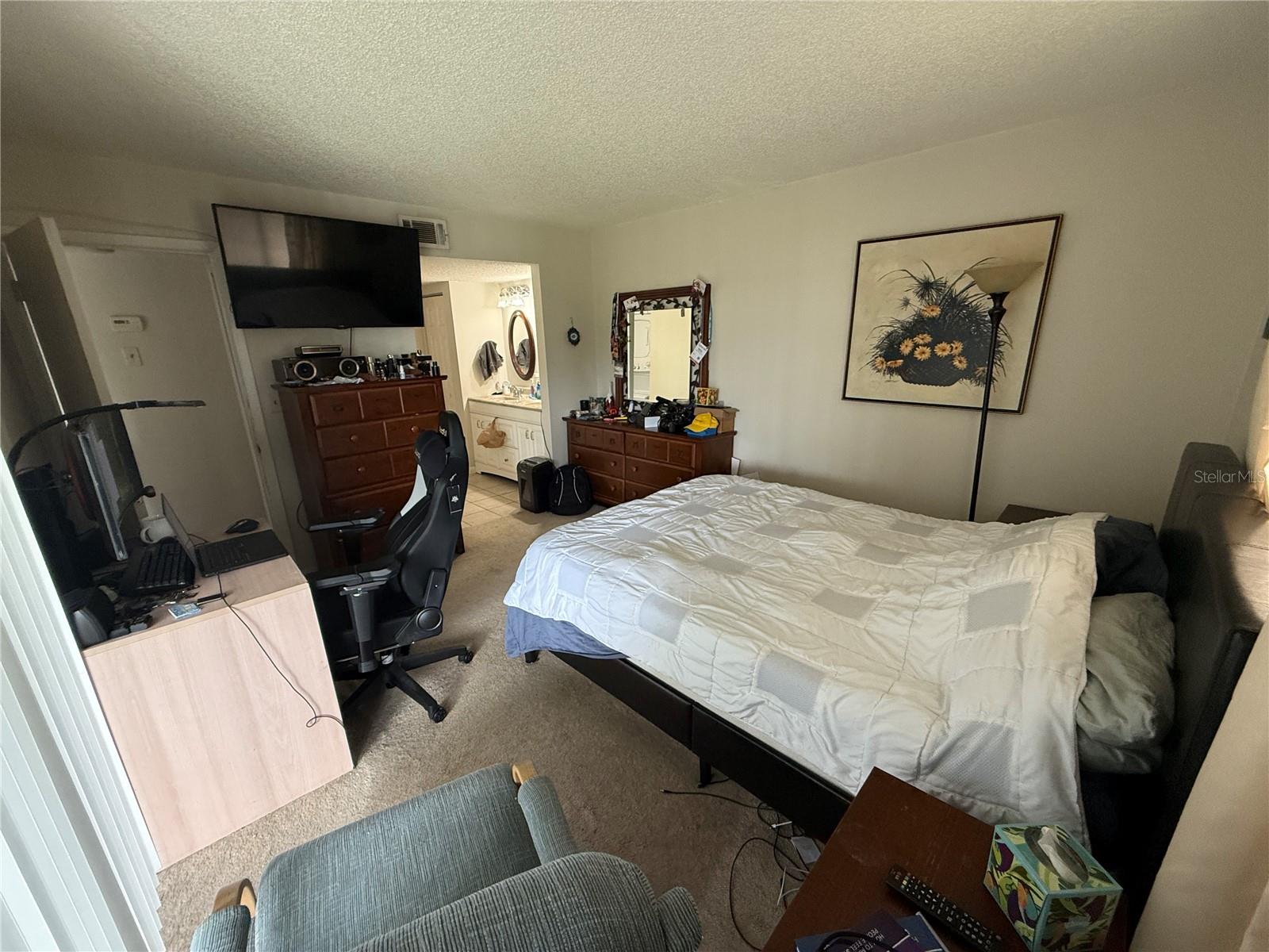 Listing photo id 8 for 11201 122nd Avenue 126