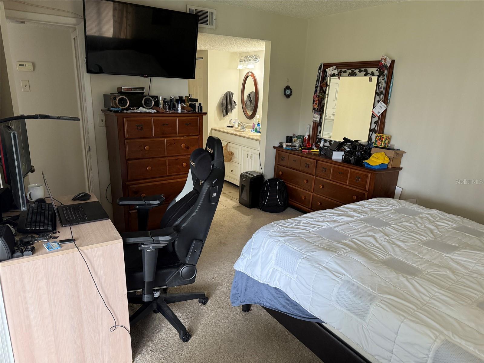 Listing photo id 10 for 11201 122nd Avenue 126