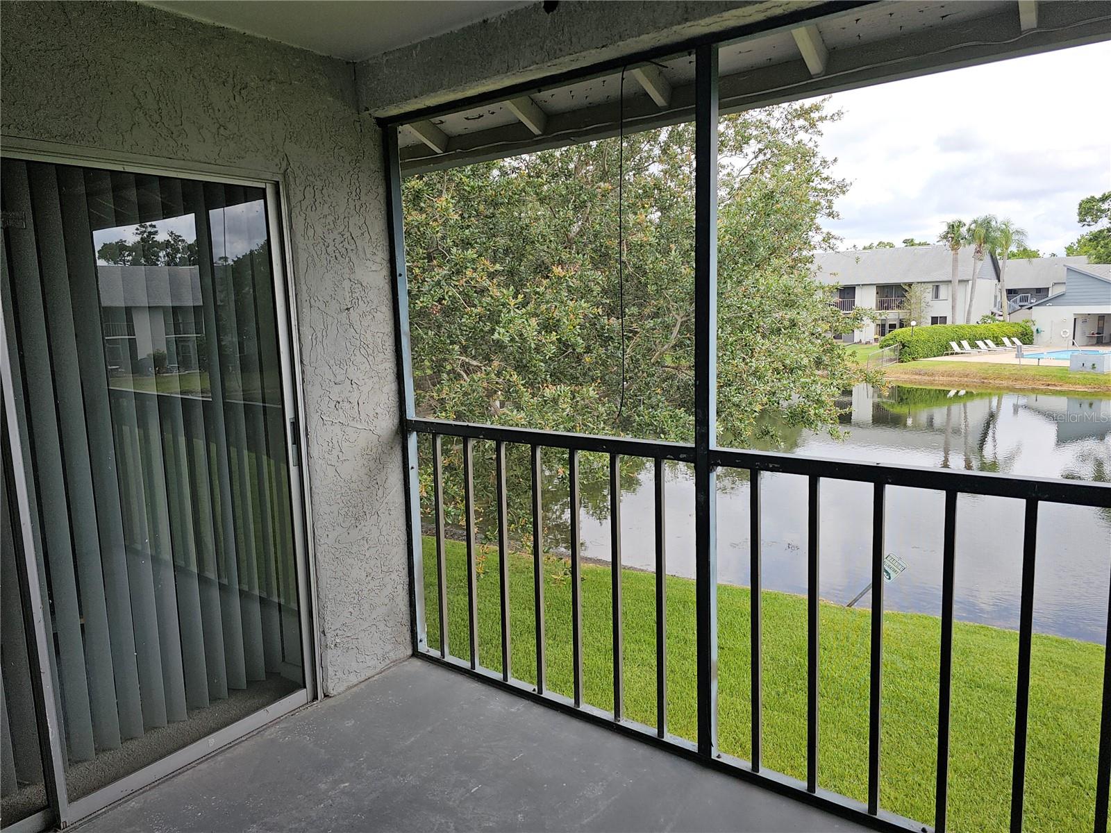 Listing photo id 21 for 11201 122nd Avenue 126