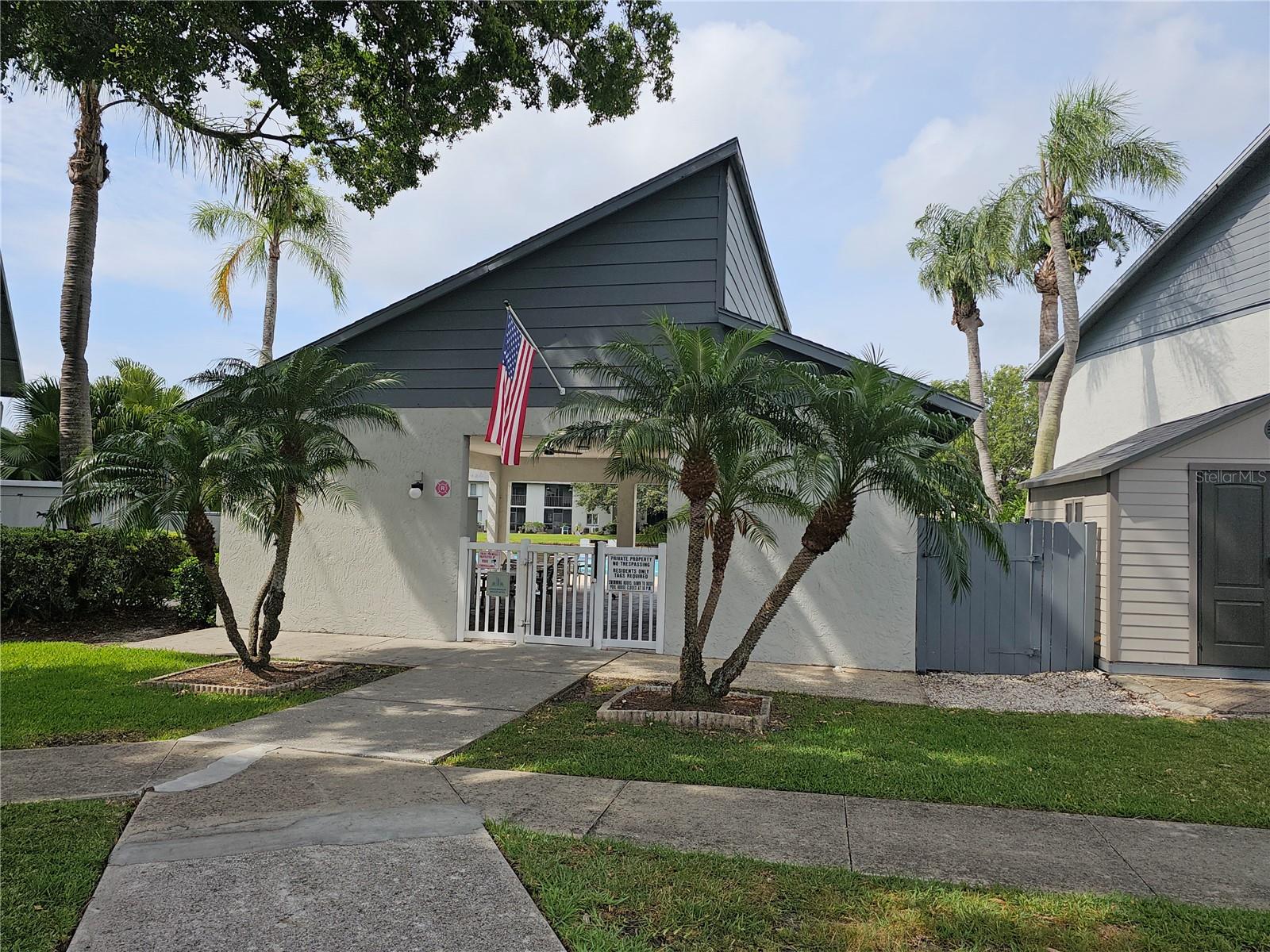 Listing photo id 24 for 11201 122nd Avenue 126