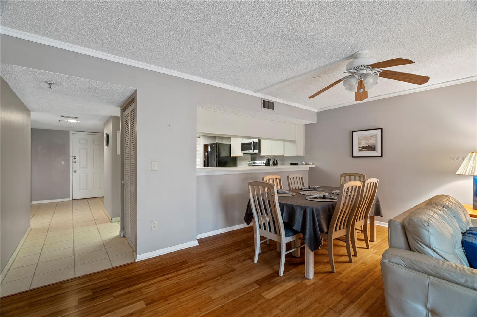 Image 13 of 40 For 18400 Gulf Boulevard 1105