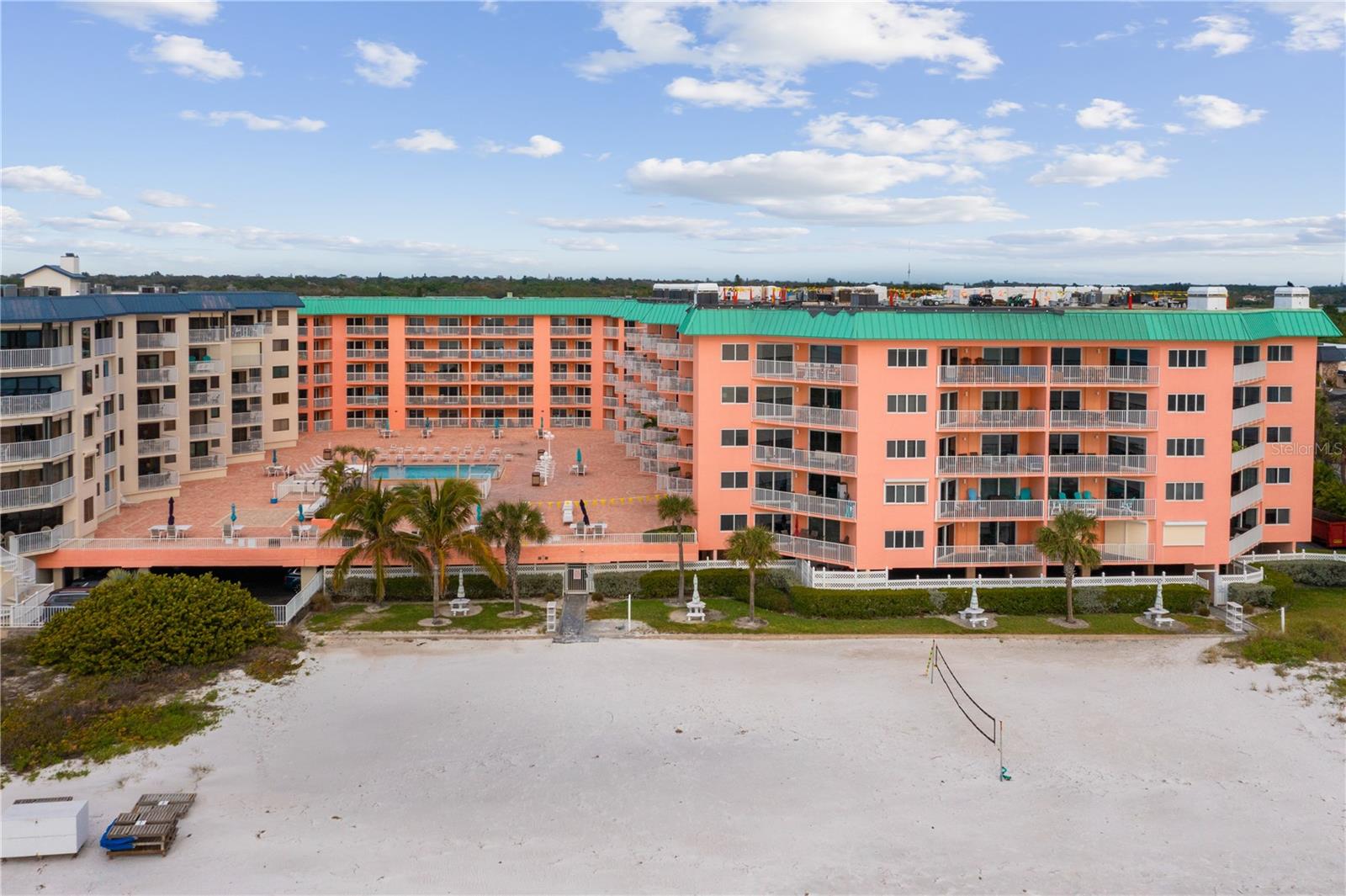 Image 19 of 40 For 18400 Gulf Boulevard 1105