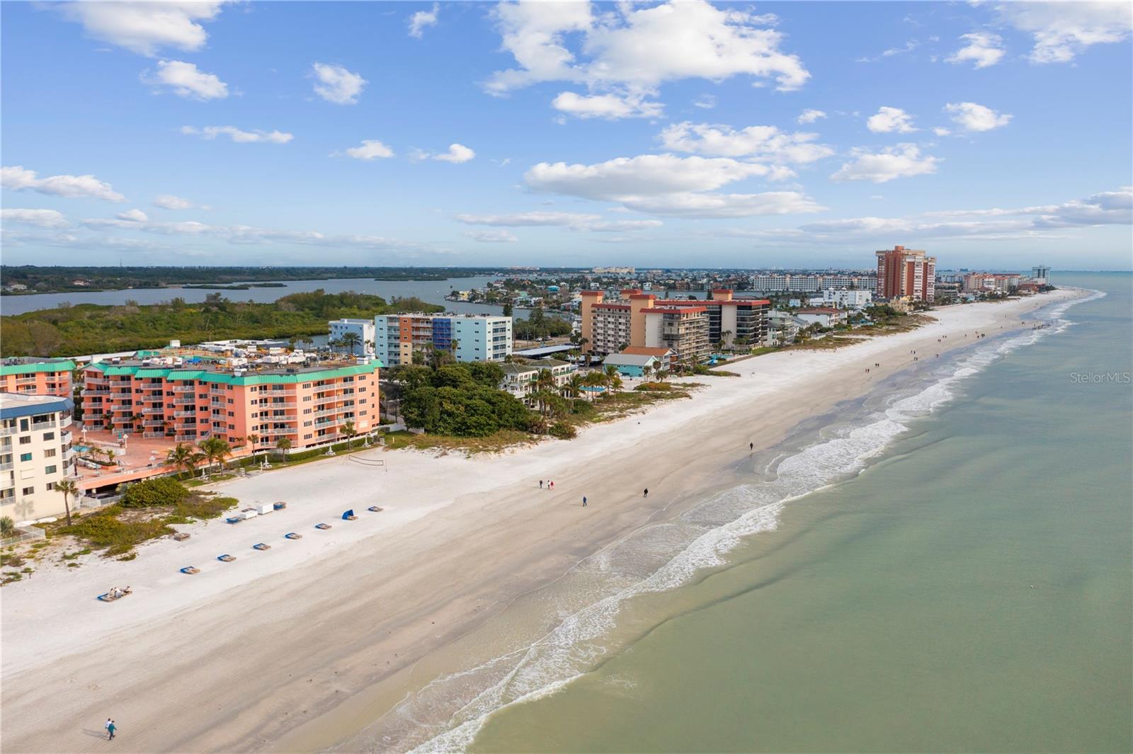Image 22 of 40 For 18400 Gulf Boulevard 1105