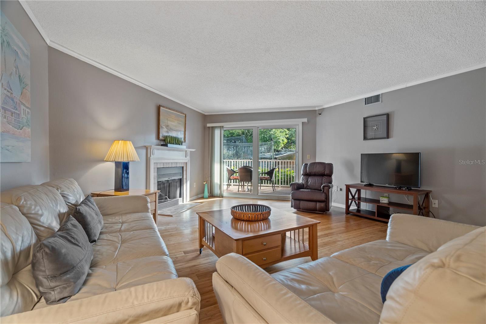 Image 9 of 40 For 18400 Gulf Boulevard 1105