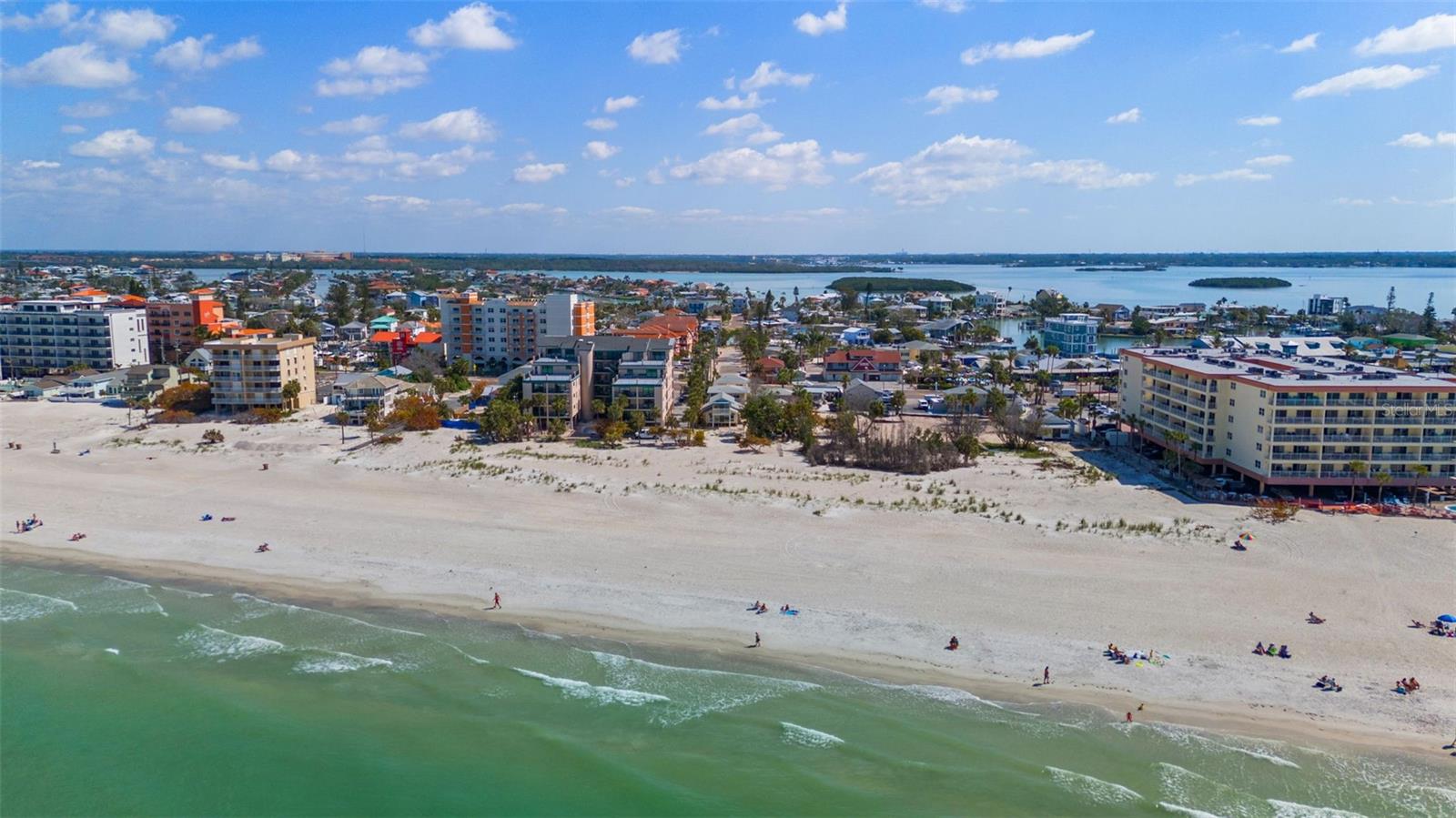 Image 12 of 66 For 13062 Gulf Boulevard