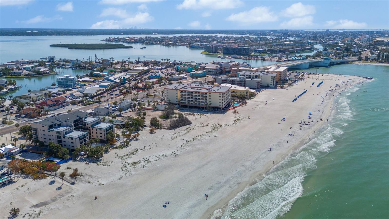 Image 17 of 66 For 13062 Gulf Boulevard