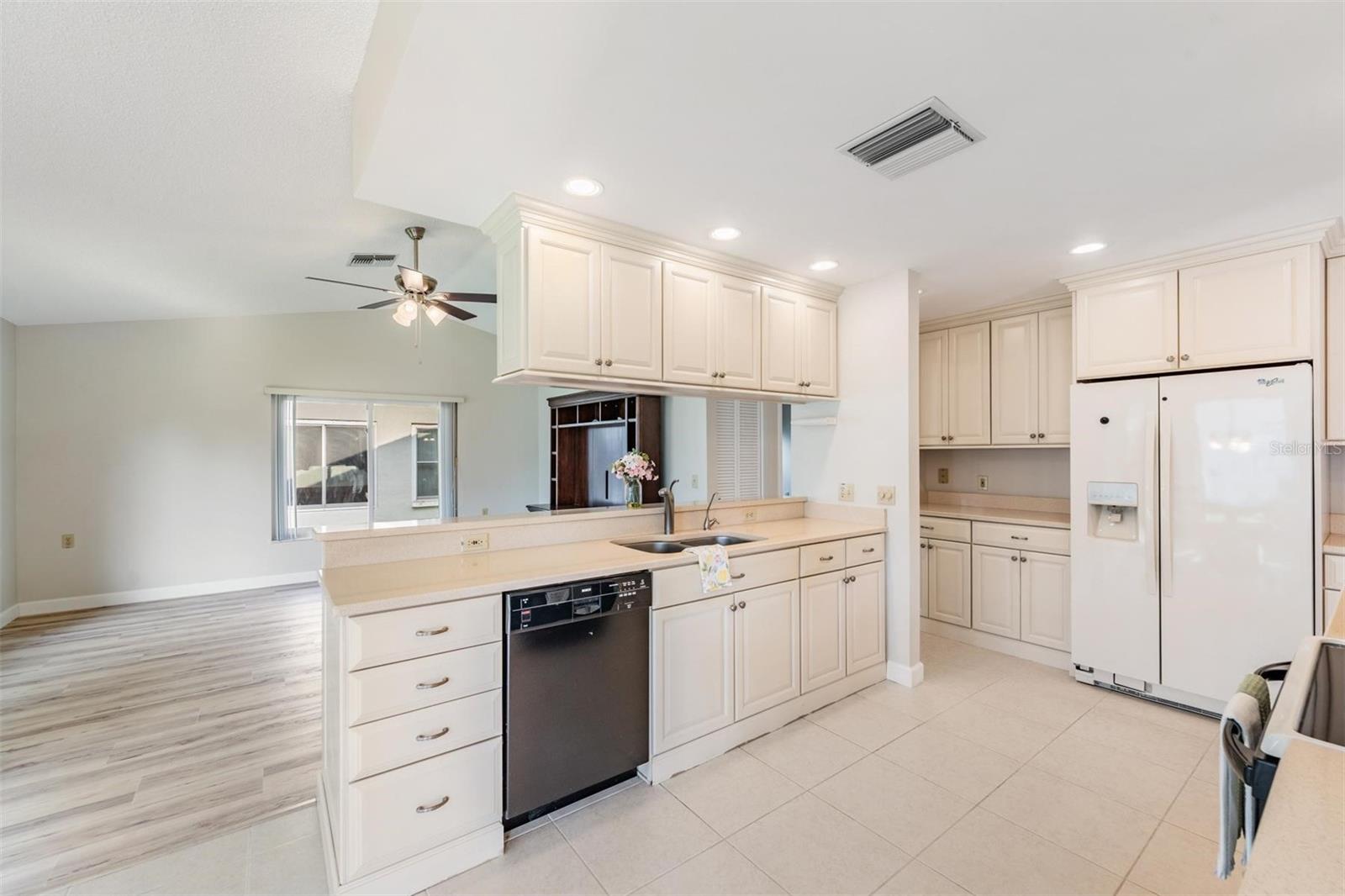 Image 14 of 57 For 3956 Tarpon Pointe Circle
