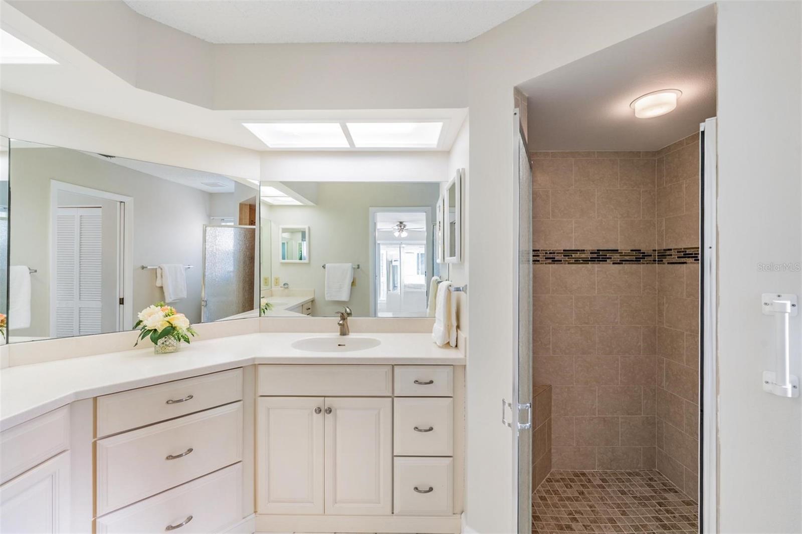 Image 24 of 57 For 3956 Tarpon Pointe Circle