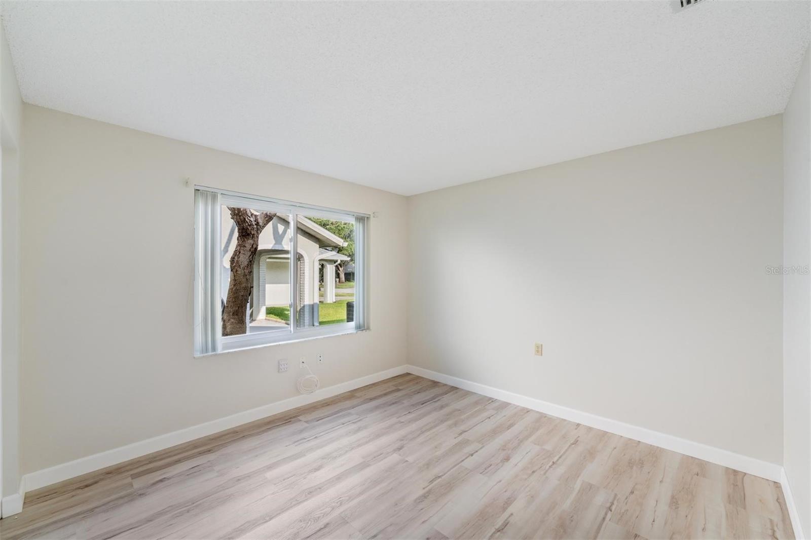 Image 26 of 57 For 3956 Tarpon Pointe Circle