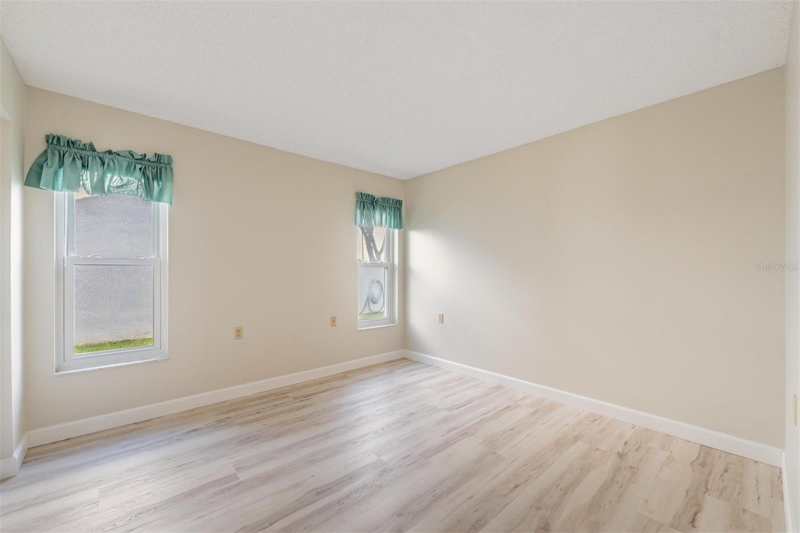 Image 29 of 57 For 3956 Tarpon Pointe Circle